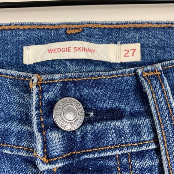 Levi’s Wedgie Medium Wash Hi-Rise Distressed Skinny Jeans - Size 27 - Picture 4 of 6